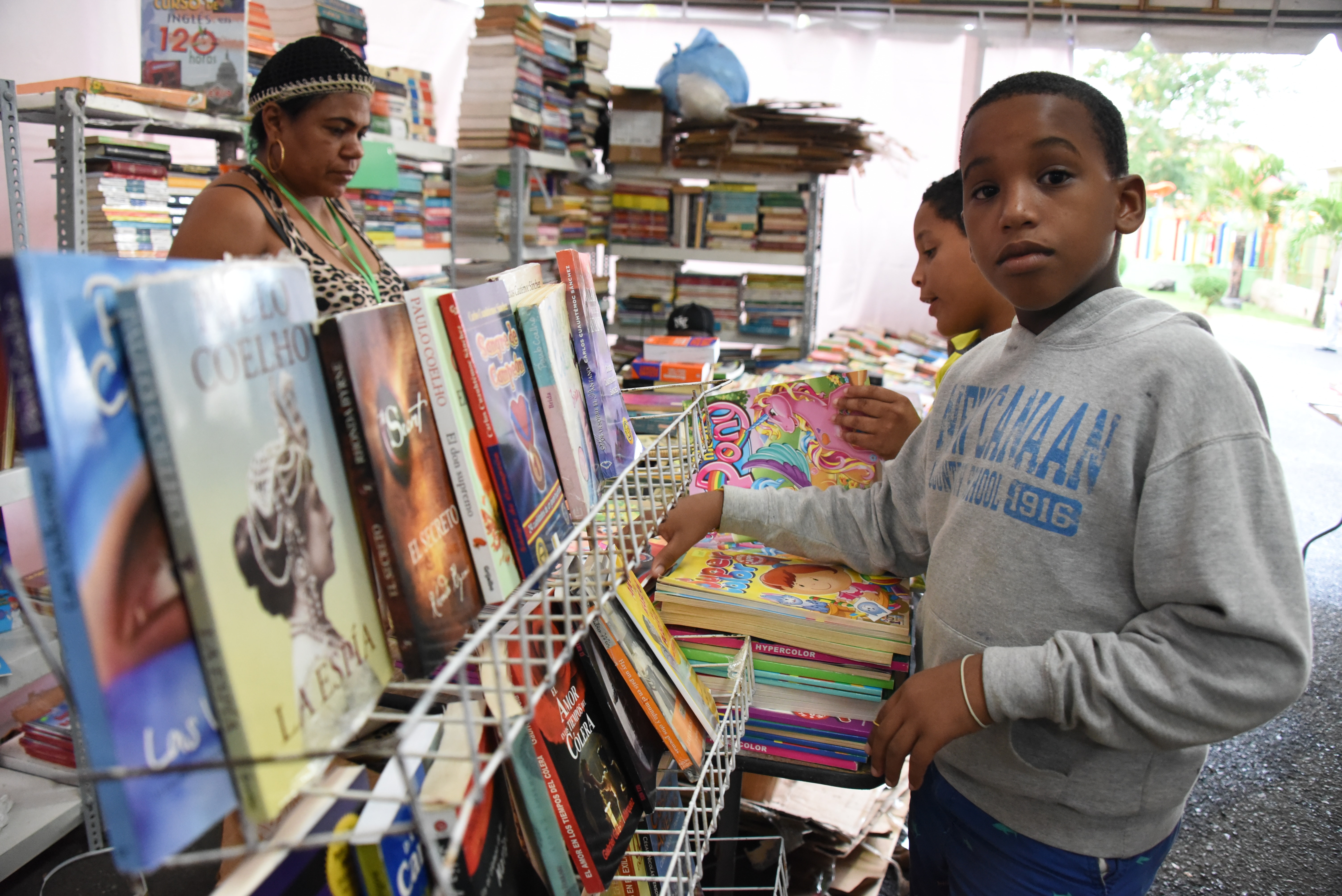 Intensa jornada literaria y cultural se desarrolla en Monte Plata