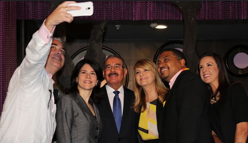 Entrevista de periodistas dominicanos a Danilo Medina en Panamá