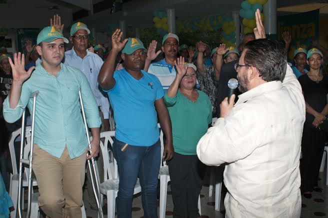 Guillermo Moreno encabeza juramentación de nuevos afiliados en Monseñor Nouel