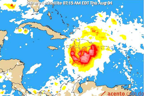 Meteorología advierte persiste peligro de inundaciones a pesar de desvío de Emily