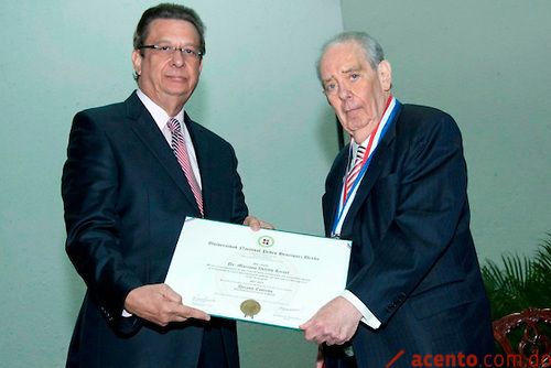 La UNPHU reconoce al meritorio médico y maestro Mariano Defilló Ricart