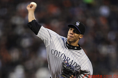 Ubaldo Jiménez lanzó juego completo y da triunfo a los Rockies