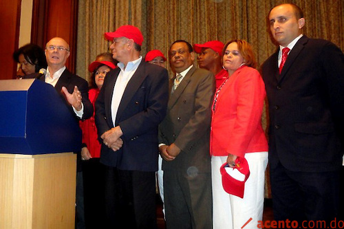 Hipólito recibe apoyo de los reformistas en Puerto Rico y elogia a Joaquín Balaguer