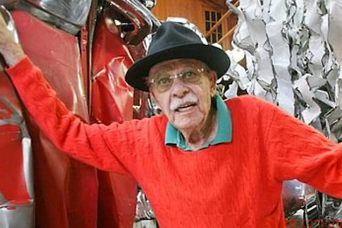 Muere a los 84 años el escultor estadounidense John Chamberlain