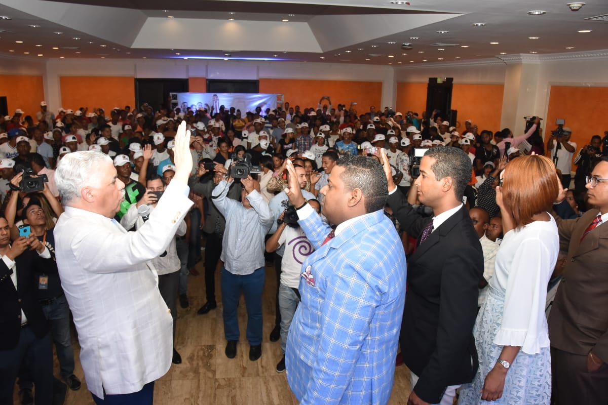 Exdirigentes reformistas ingresan al Partido Revolucionario Dominicano