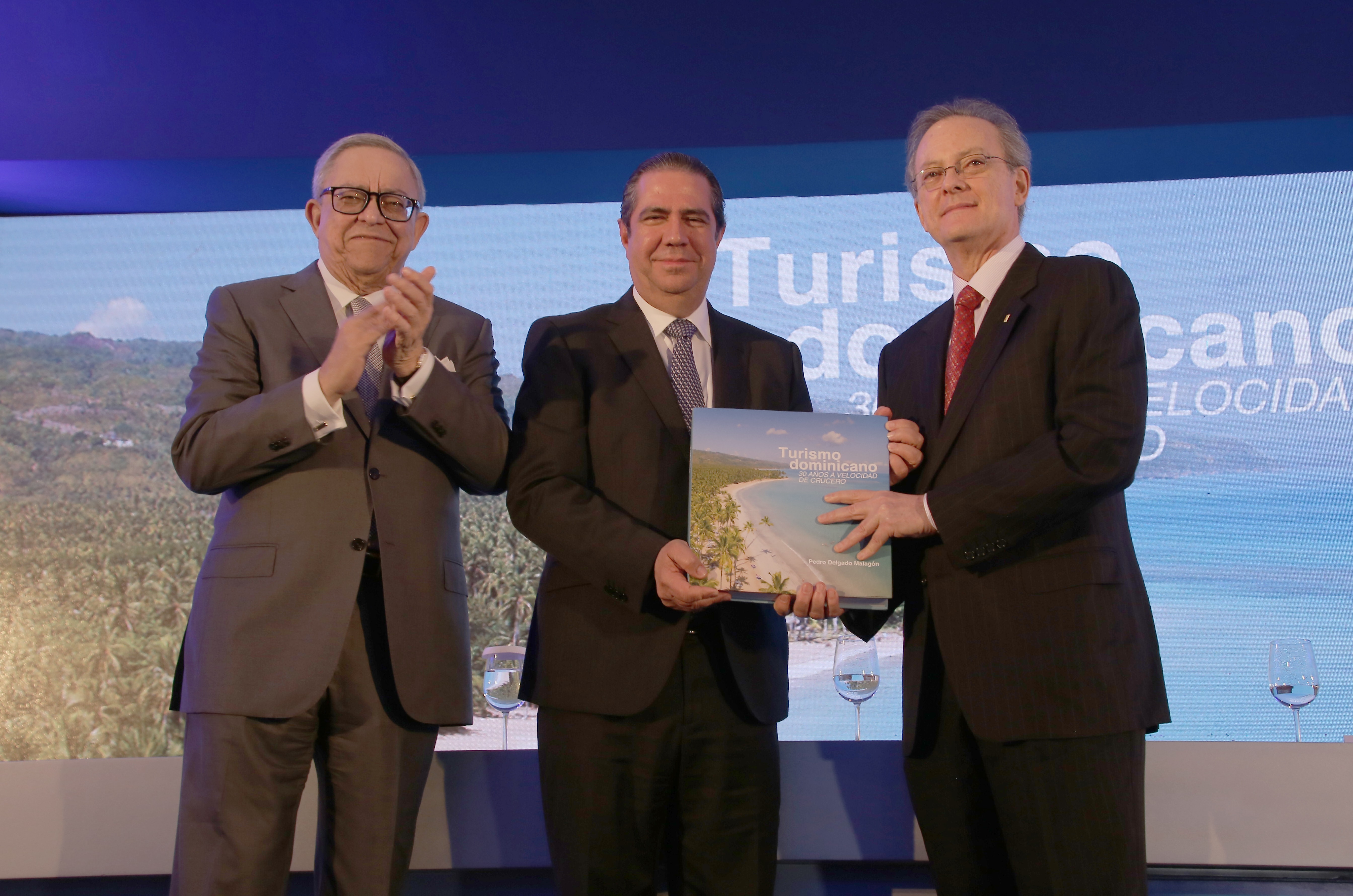 El Popular presenta el libro “Turismo dominicano: 30 años a velocidad de crucero”