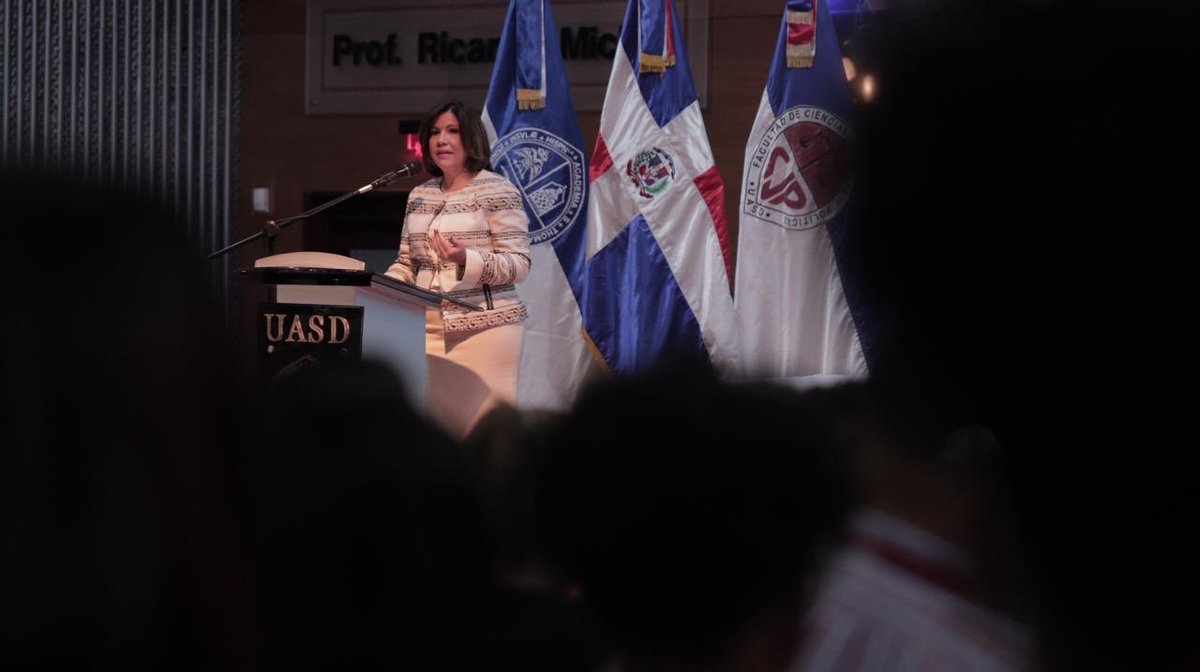 Vicepresidenta de la República dicta conferencia en la UASD sobre el Desarrollo Sostenible y Políticas Públicas