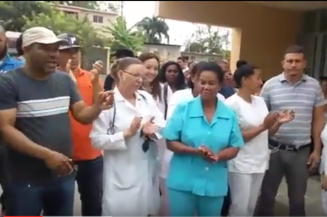 Paralizan labores de salud en hospital Sabana Iglesia en reclamo de mejor servicio