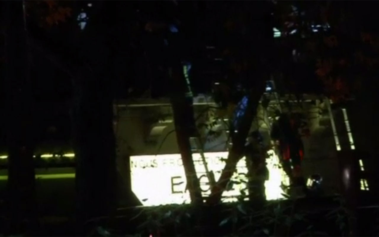 Momento de la intervención de la policía en el teatro Le Bataclan de París