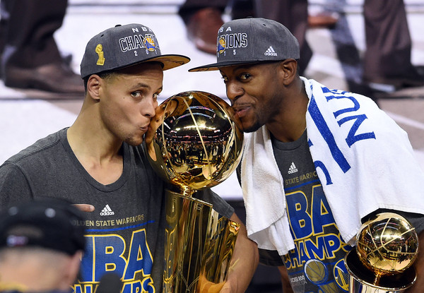 Warriors completan temporada de ensueño con título de campeones de la NBA