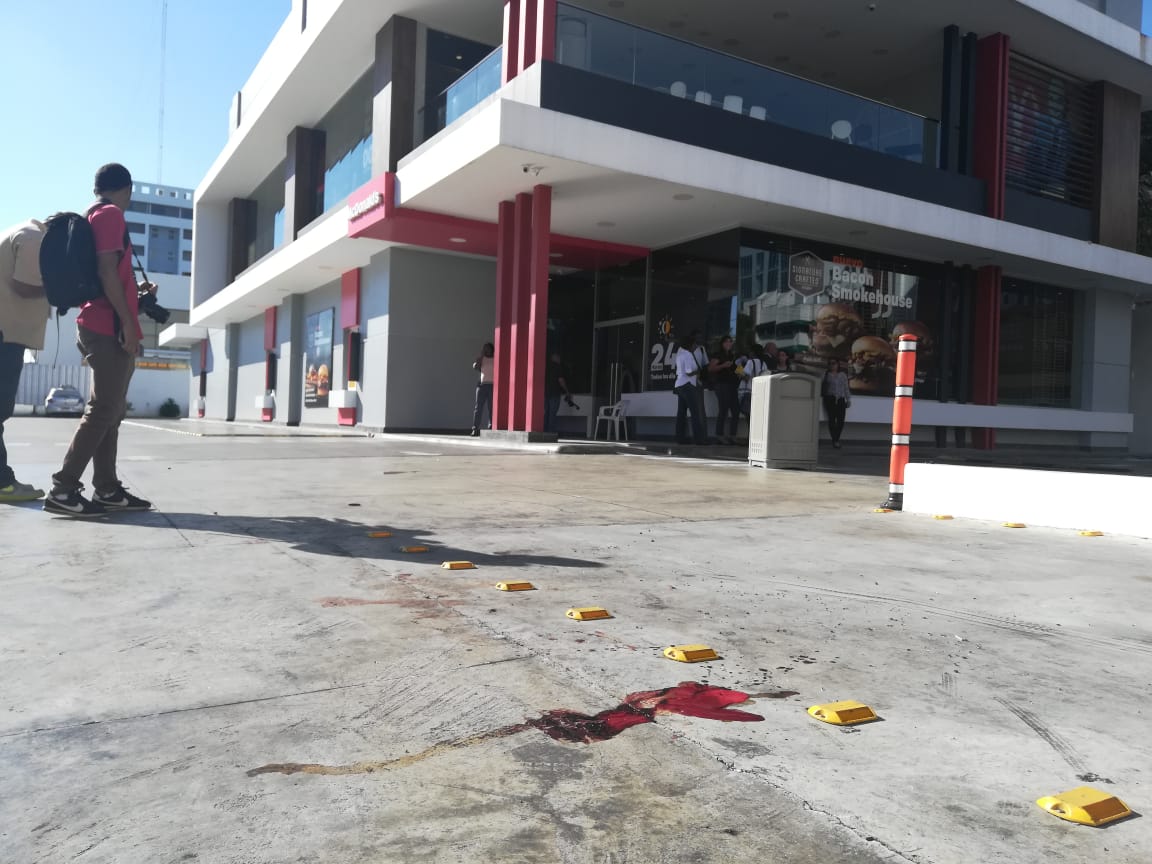 Fallece uno de los heridos en tiroteo ocurrido en parqueo de McDonald’s