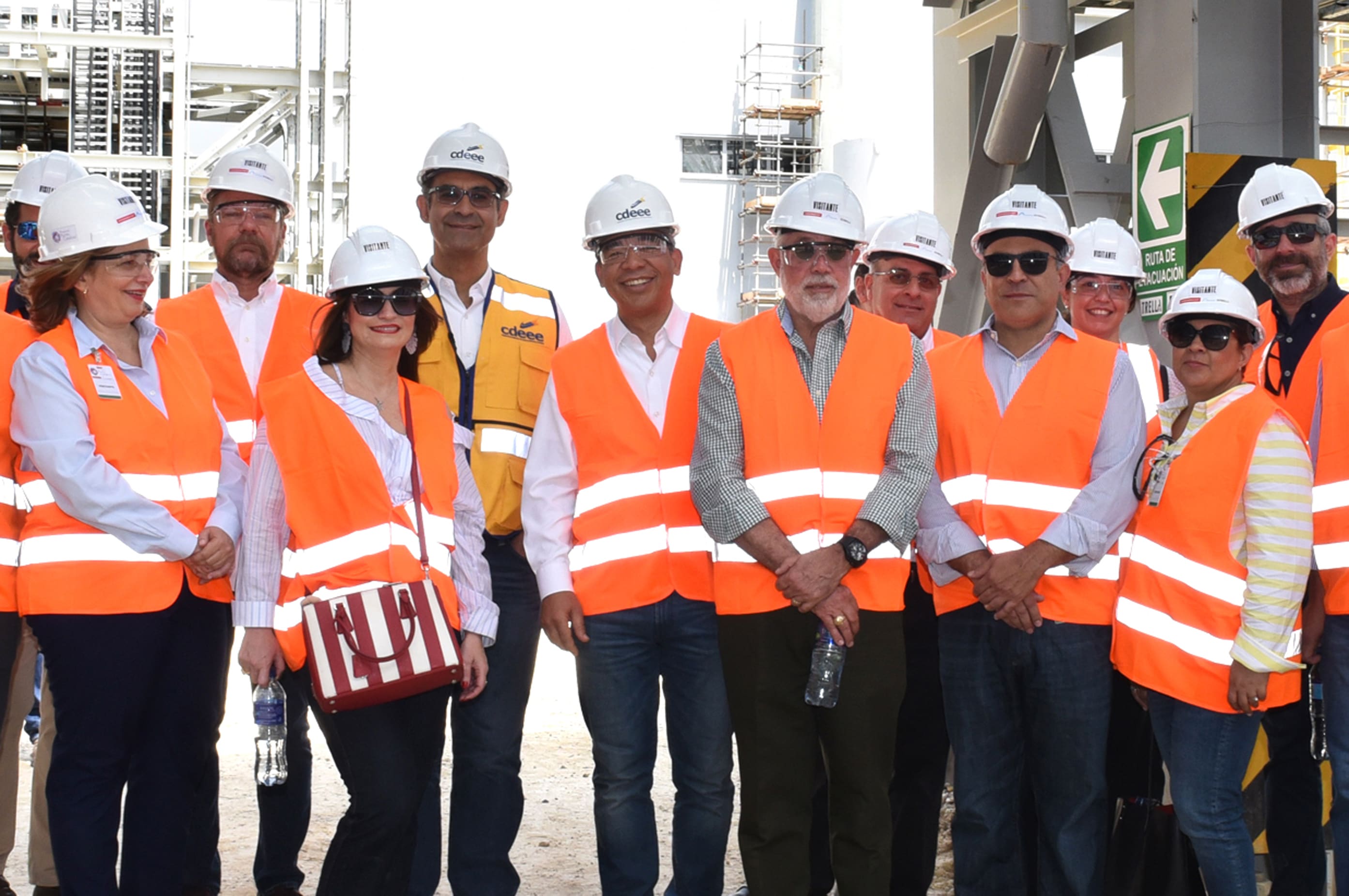 Grandes industriales visitan Punta Catalina y expresan apoyo al proyecto estatal