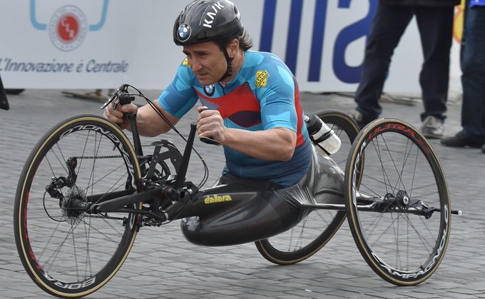 Zanardi permanecerá sedado al menos hasta la próxima semana