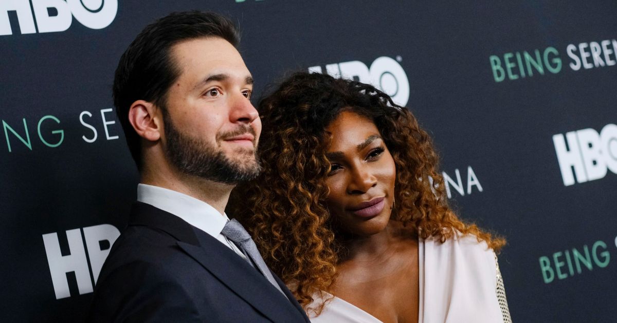 Marido de Serena Williams deja Reddit y pide un sustituto afroamericano