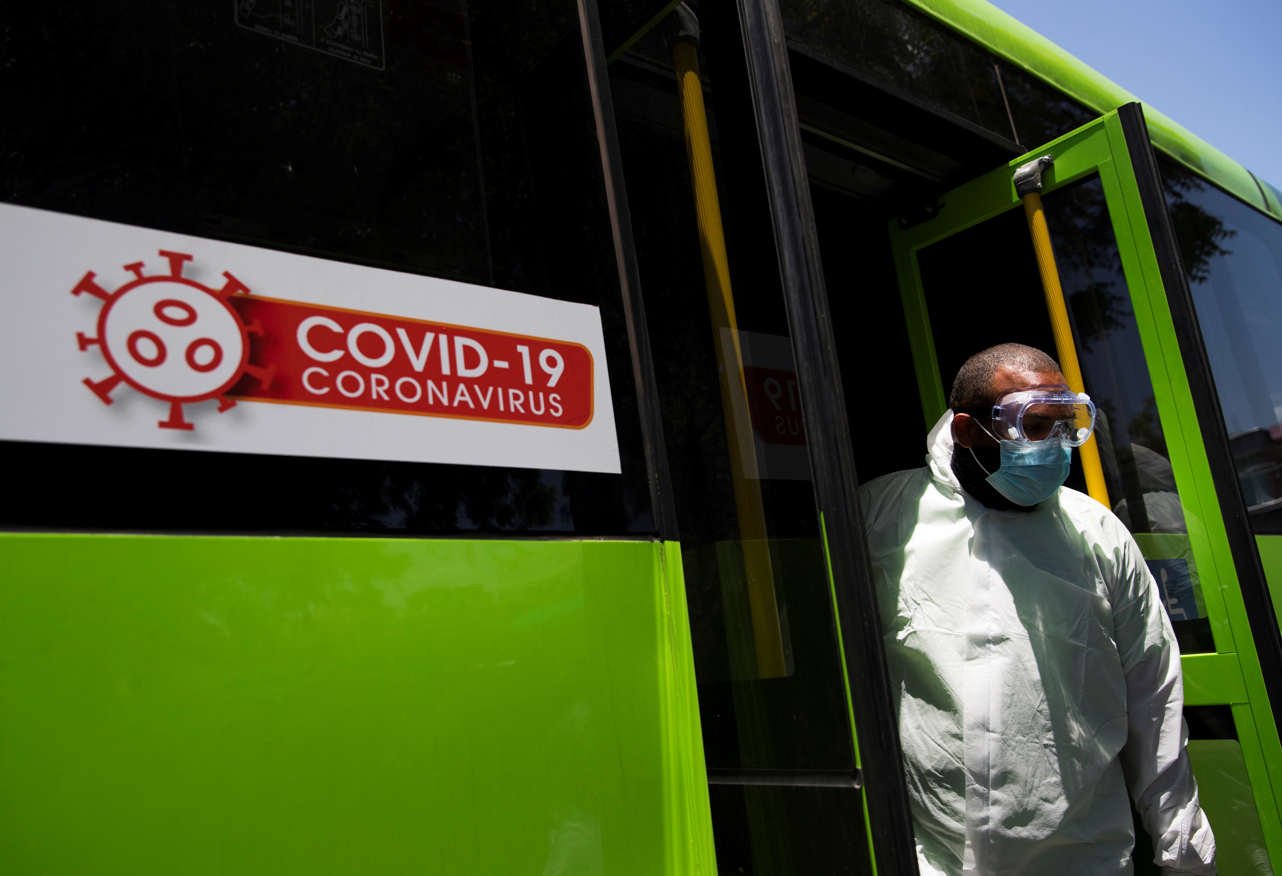 Fundéu Guzmán Ariza: el / la COVID-19, ambas formas válidas