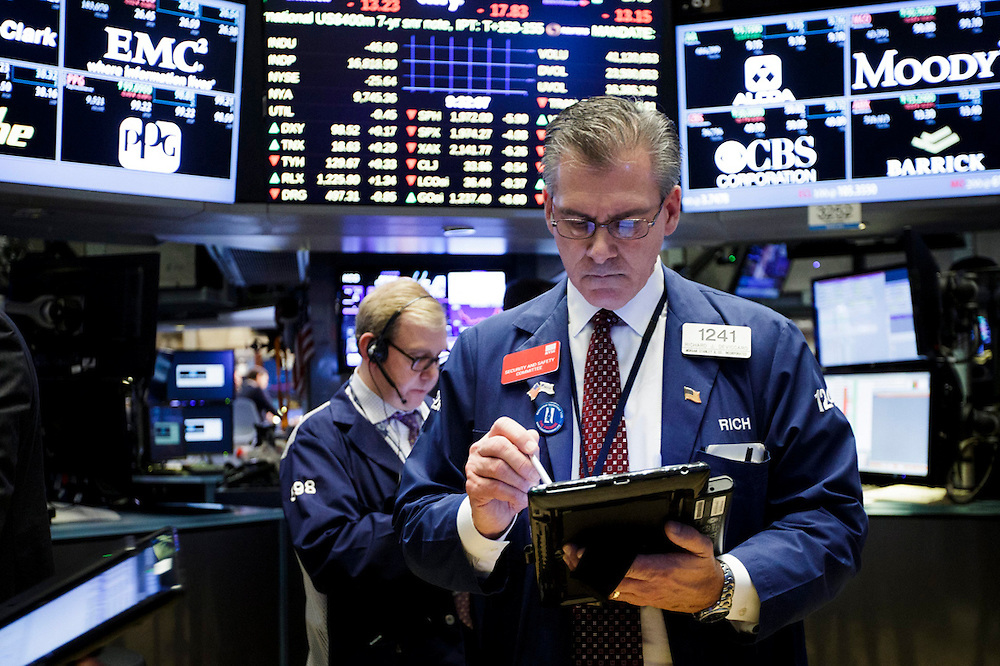 Wall Street abre verde y el Dow Jones sube 0,55 % por estímulo y resultados