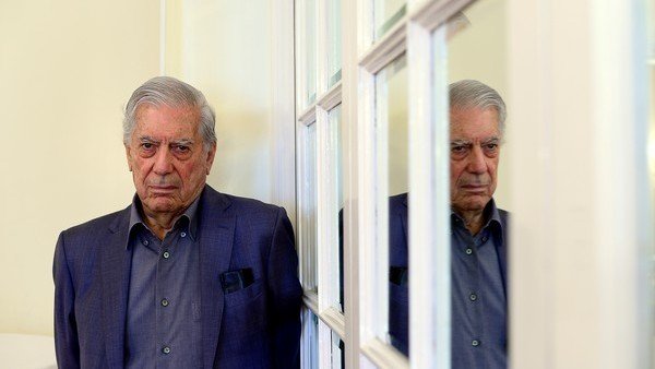 Vargas Llosa llama a votar por Fujimori y contra Castillo