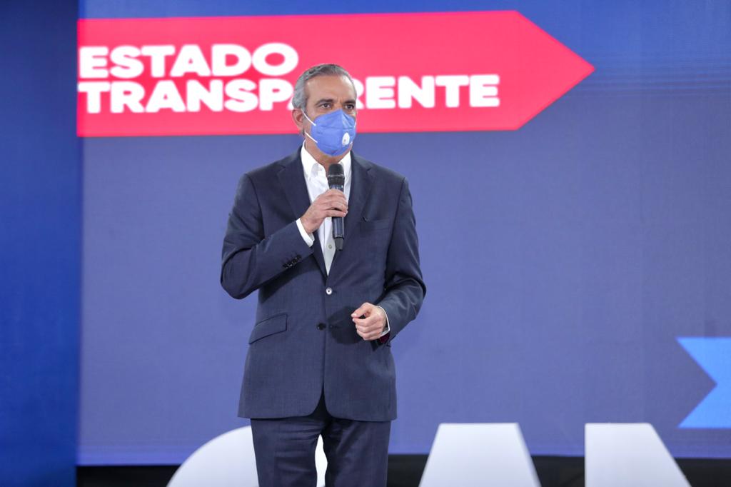 Luis Abinader presenta plan de los primeros cien días del próximo gobierno del cambio