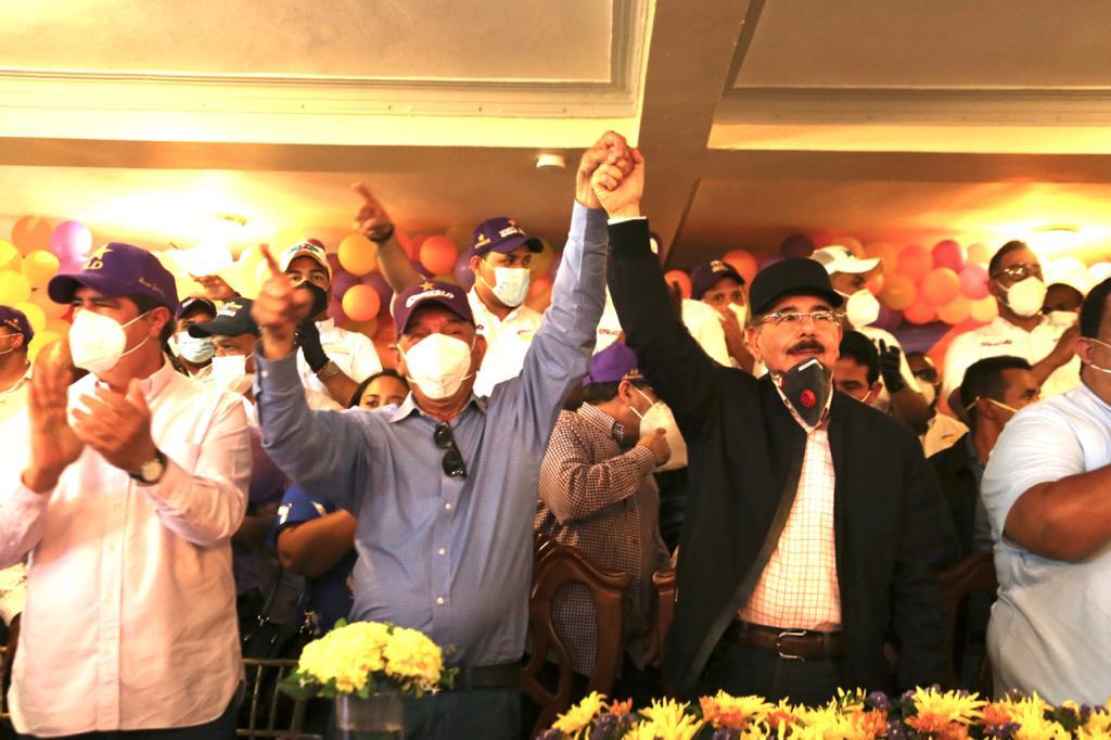 Tras llamado a la responsabilidad, presidente Medina se integra a campaña del PLD en multitudinarias actividades 