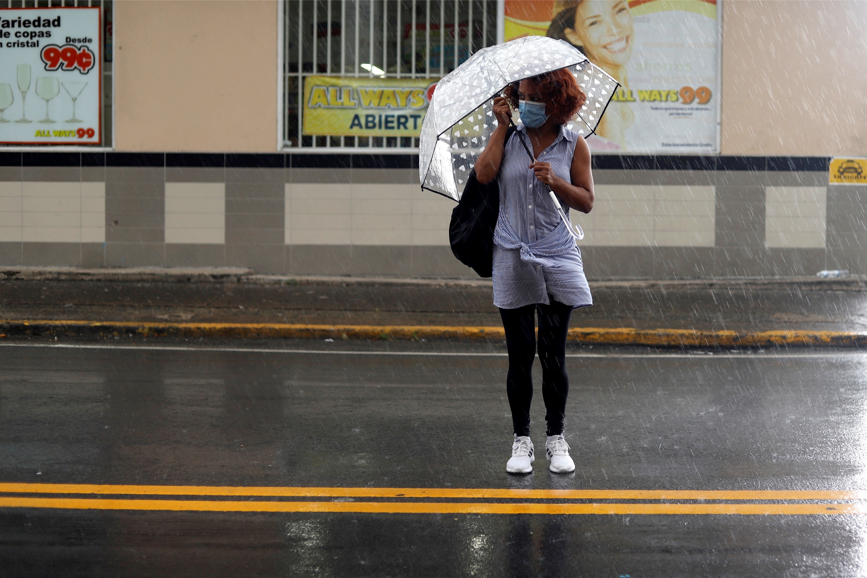 Isaías deja copiosas lluvias a su paso por Puerto Rico y Antillas Menores