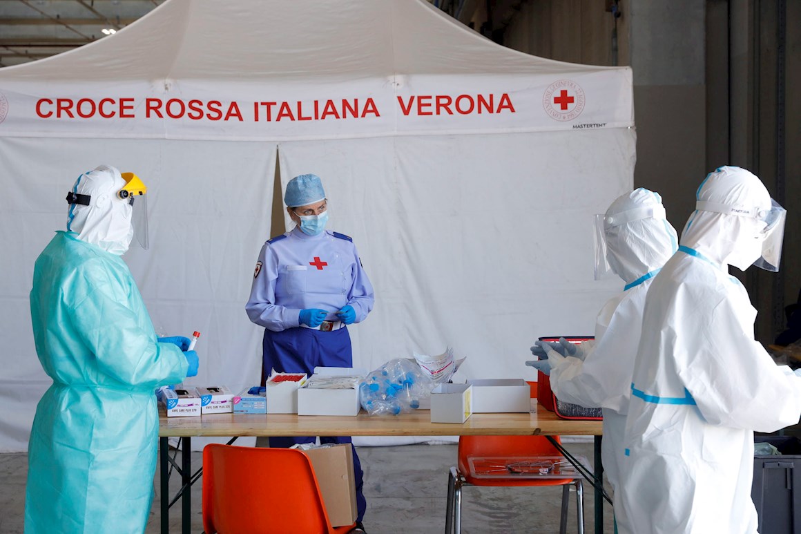 Italia registra cinco muertos con coronavirus y una caída de nuevos contagios