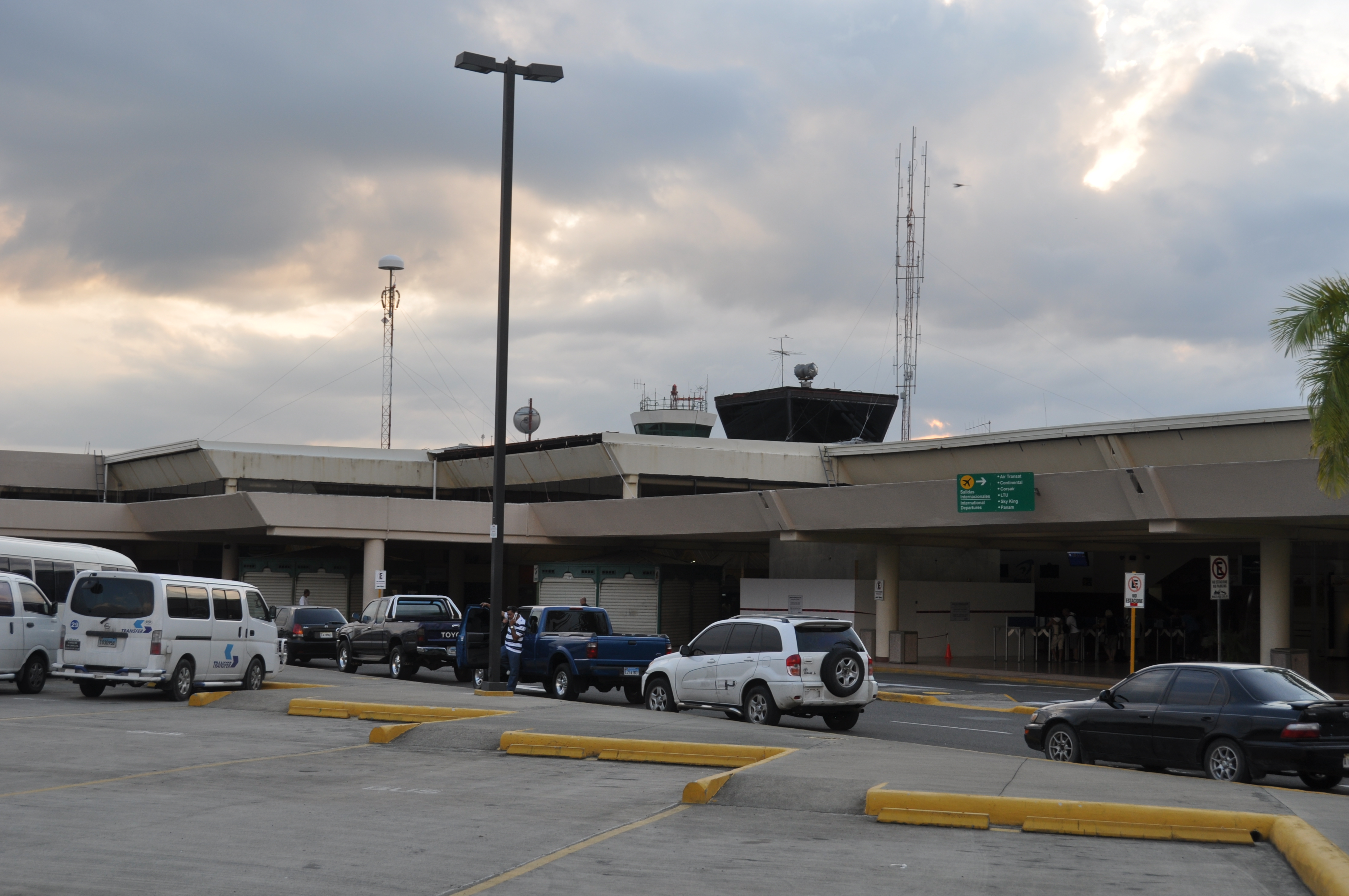 Los aeropuertos de Santo Domingo y Puerto Plata esperan 600 vuelos en julio