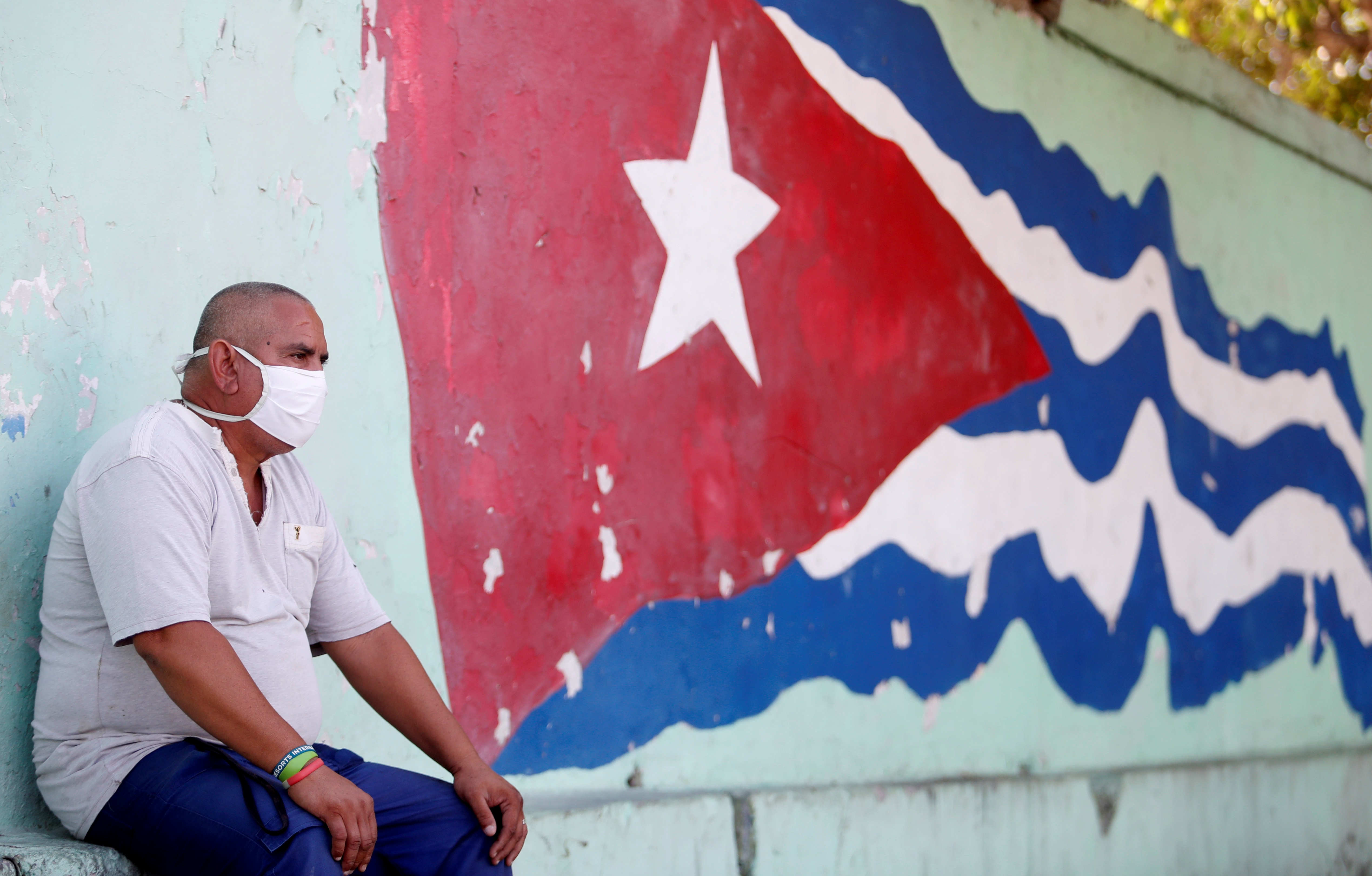 Disputa en La Habana por artista en huelga de hambre deja varios detenidos