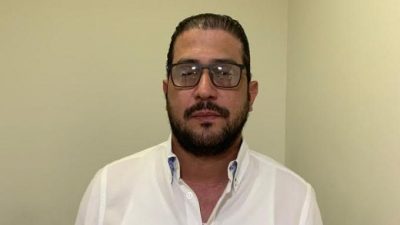 Kelvin Fernández Flacquer se entrega voluntariamente a extradición