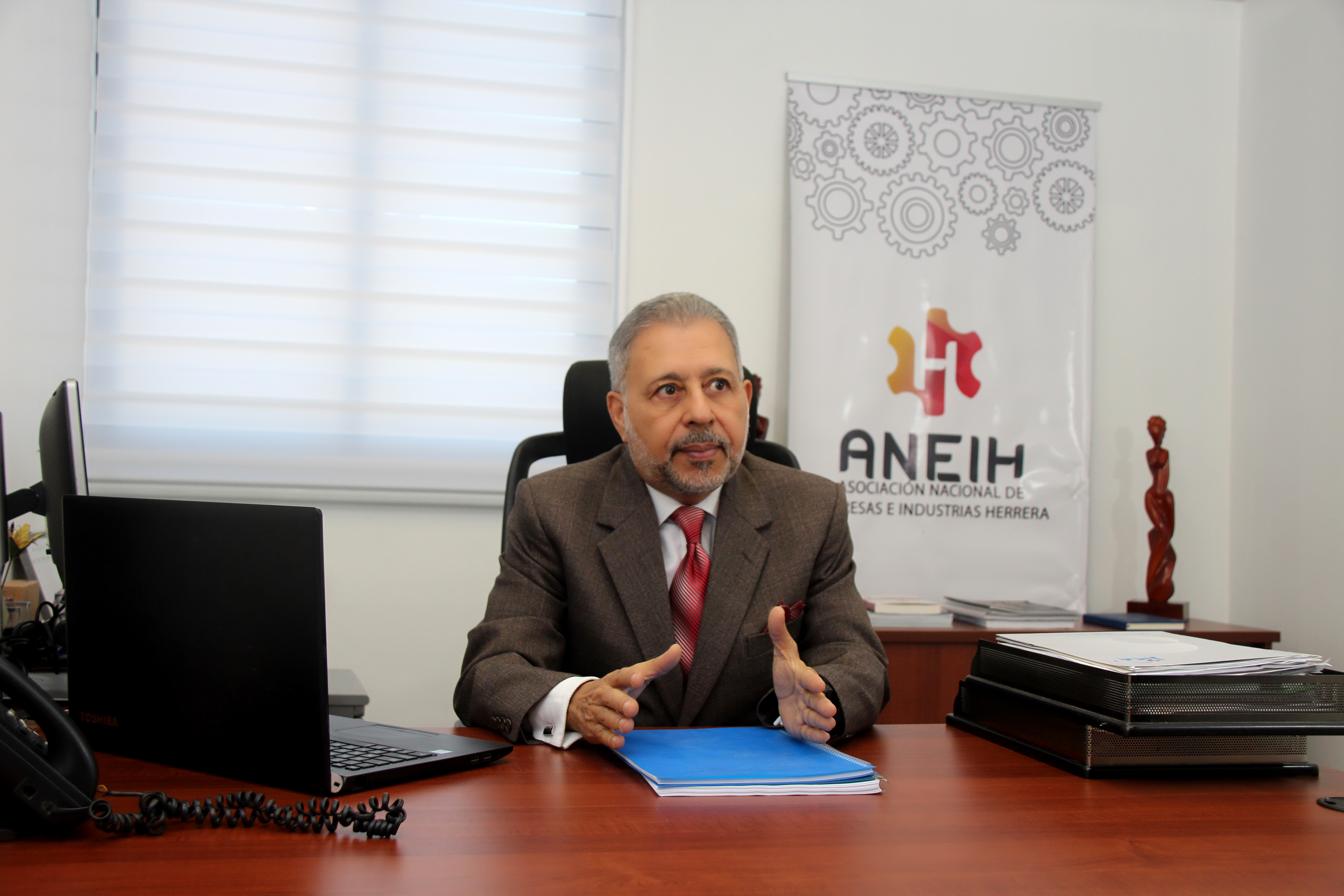 Empresarios Herrera acogen con optimismo emisión de bonos
