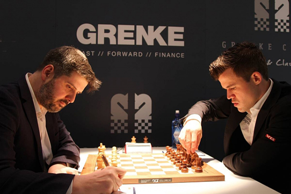Carlsen y Nepo arrollan a Svidler y Giri y miran la final
