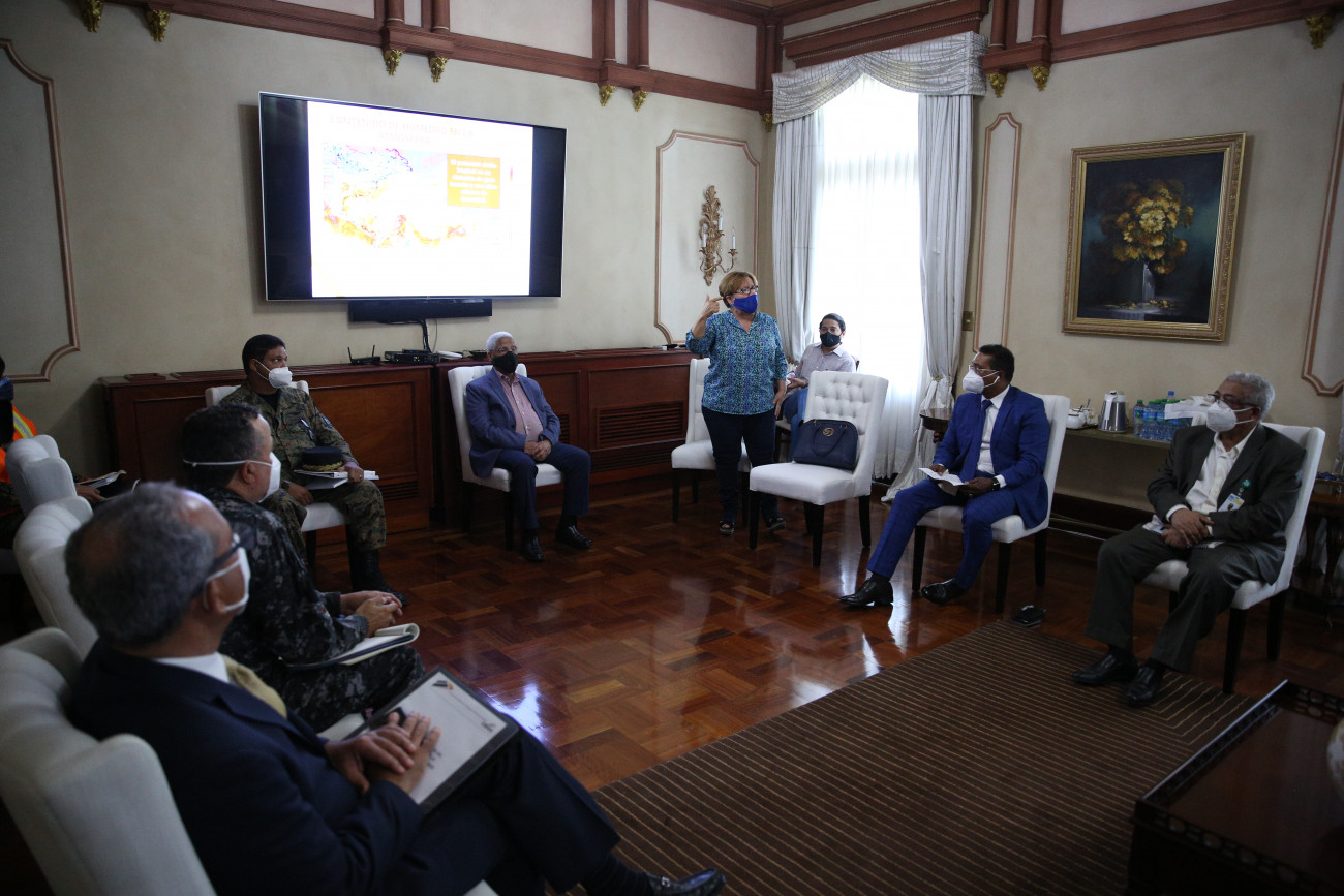  Comité Nacional de Emergencias en reunión con Danilo Medina: “Estamos listos para cualquier eventualidad ante potencial ciclón tropical”