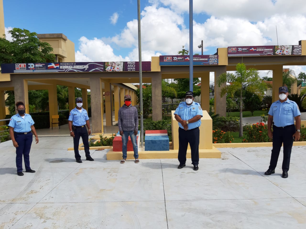 Más vigilancia policial en las escuelas dominicanas