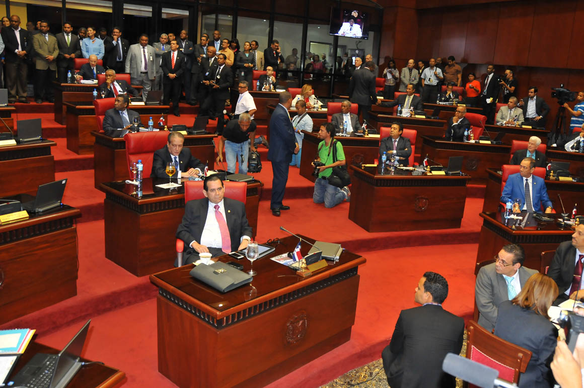 Oposición alcanza 26 de 32 senadores, y el PRM se queda con 19 de los asientos del Senado