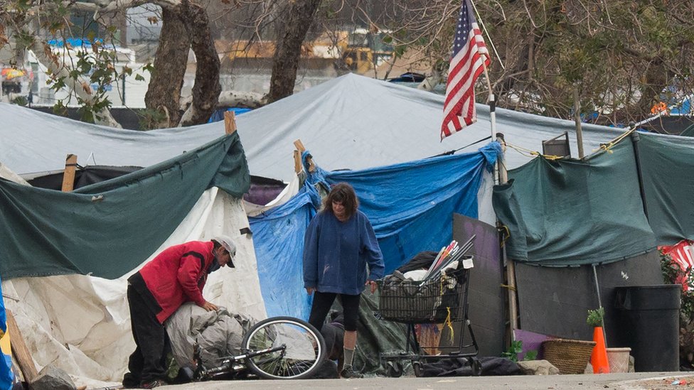 Por qué Estados Unidos tiene niveles de pobreza altos pese a los miles de millones que invierte en combatirla