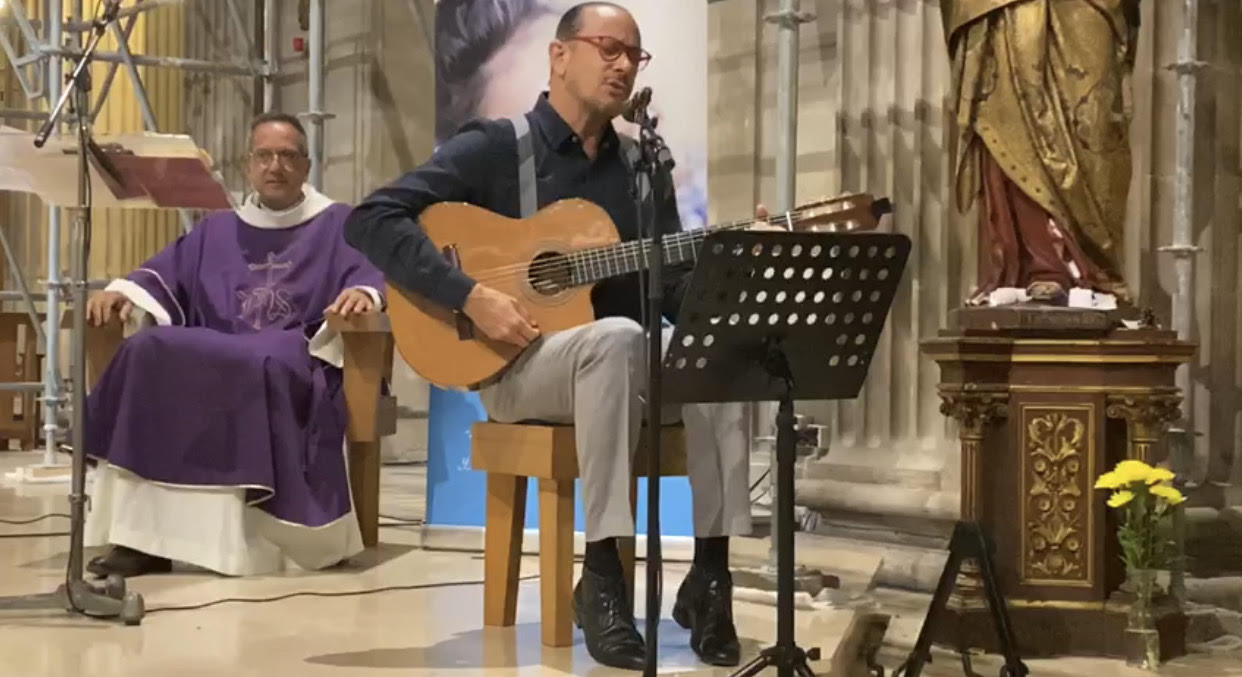 José Antonio Rodríguez y Monika Despradel despiden a su hijo Sebastián en un emotiva ceremonia en París