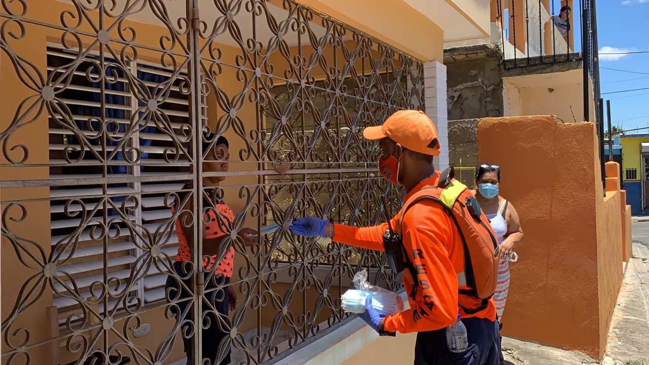 Defensa Civil realiza operativo en Santiago para evitar propagación de COVID-19