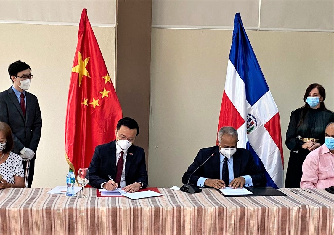República Dominicana y China firman protocolo sanitario para exportación de aguacate