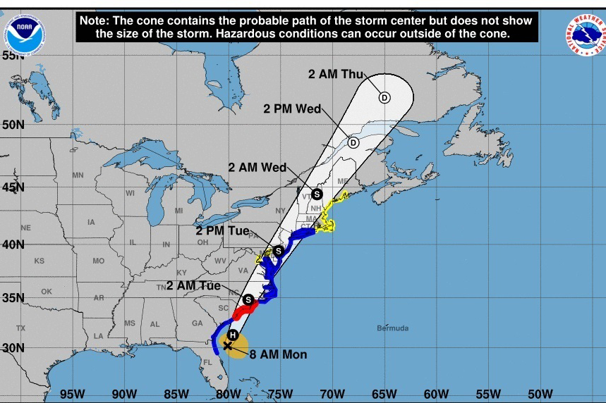 Isaías volverá a ser huracán antes de llegar hoy a las Carolinas