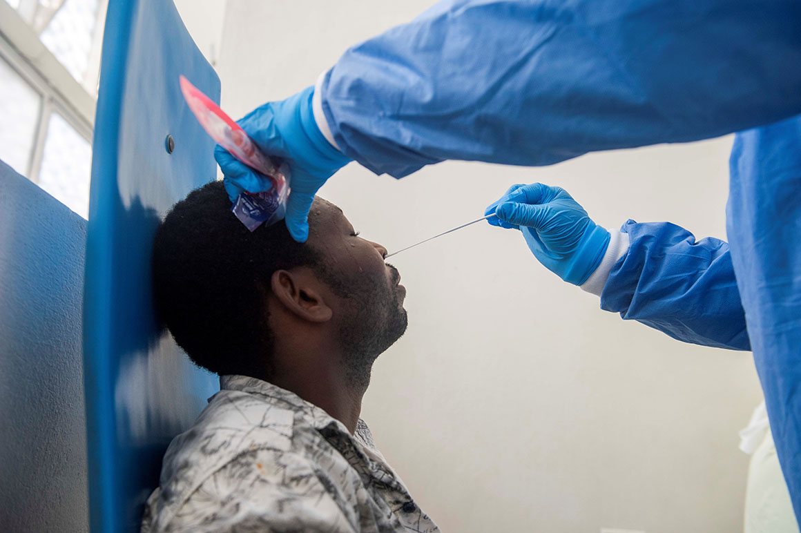 Haití detecta casos de las variantes británica y brasileña de coronavirus