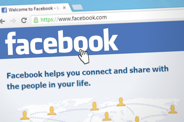 Filtran en línea datos de unos 500 millones de usuarios de Facebook