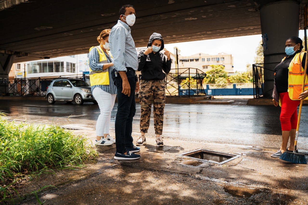 Carolina Mejía insiste en no sacar basura a las calles para evitar que se tapen imbornales