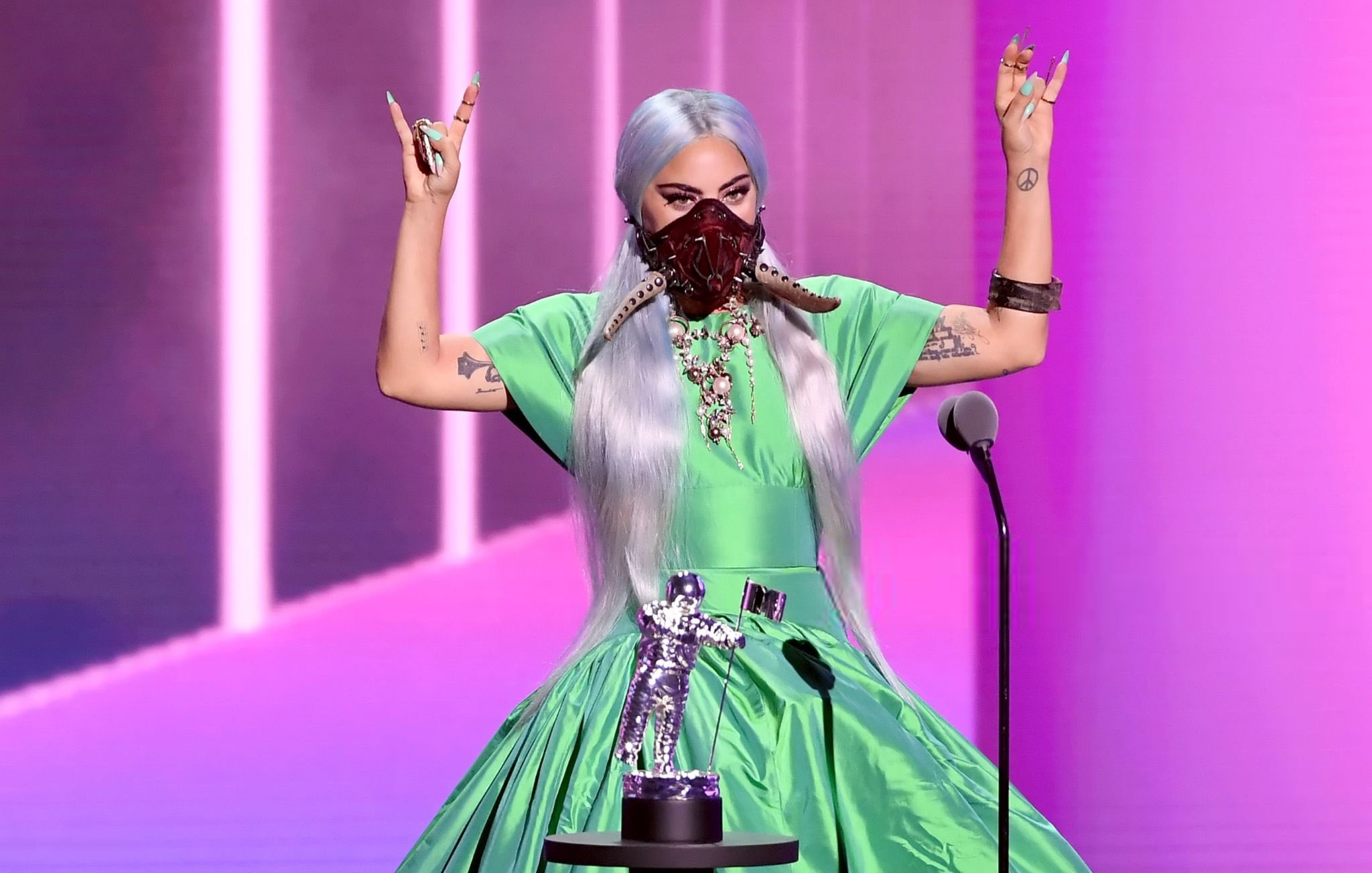 Lady Gaga y Ariana Grande lideran unos particulares VMA marcados por el COVID