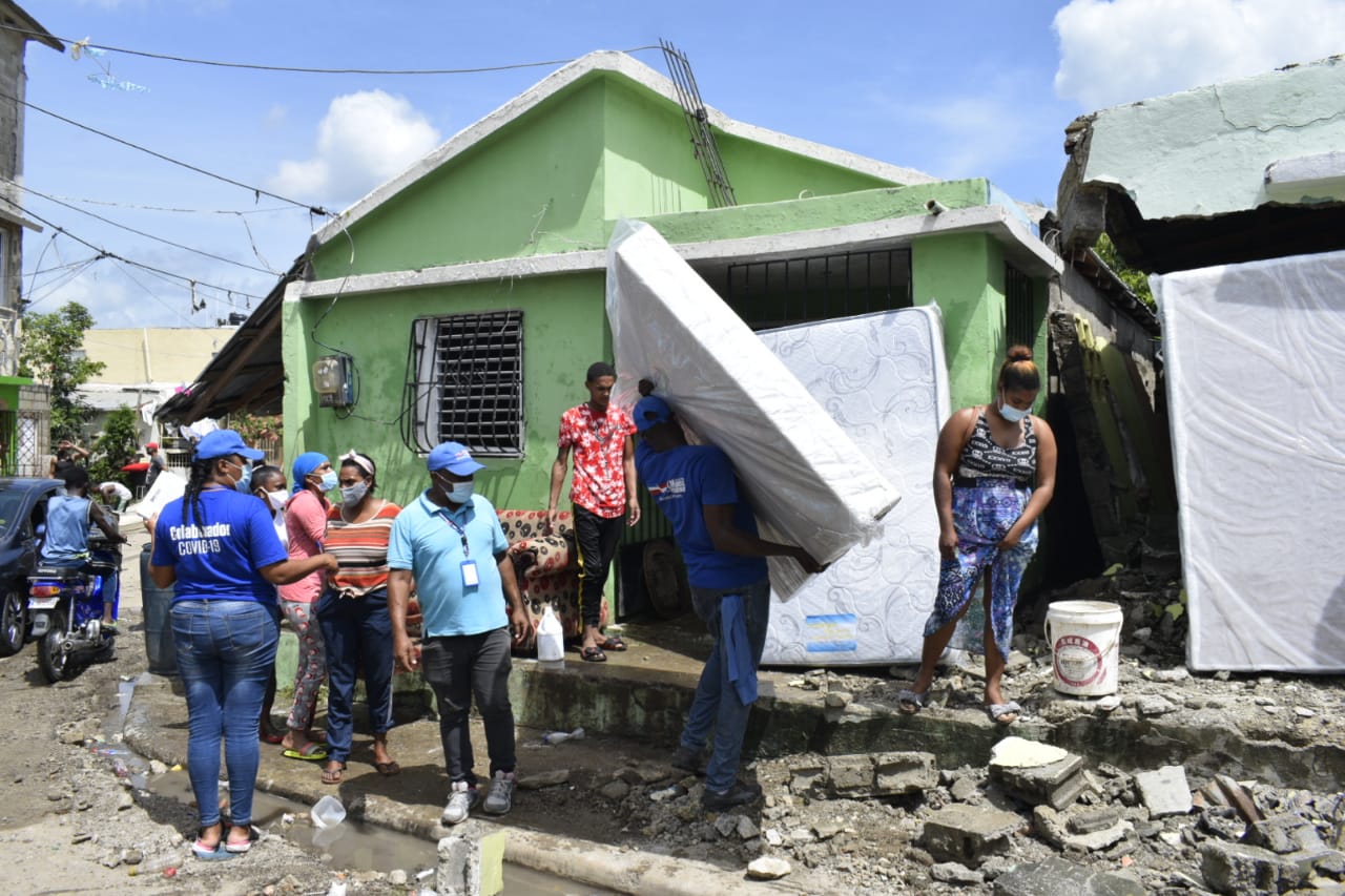 Plan Social asiste a familias afectadas por tormenta Isaías en Hato Mayor  