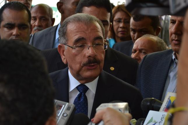 El expresidente Medina se juramenta en el Parlacen