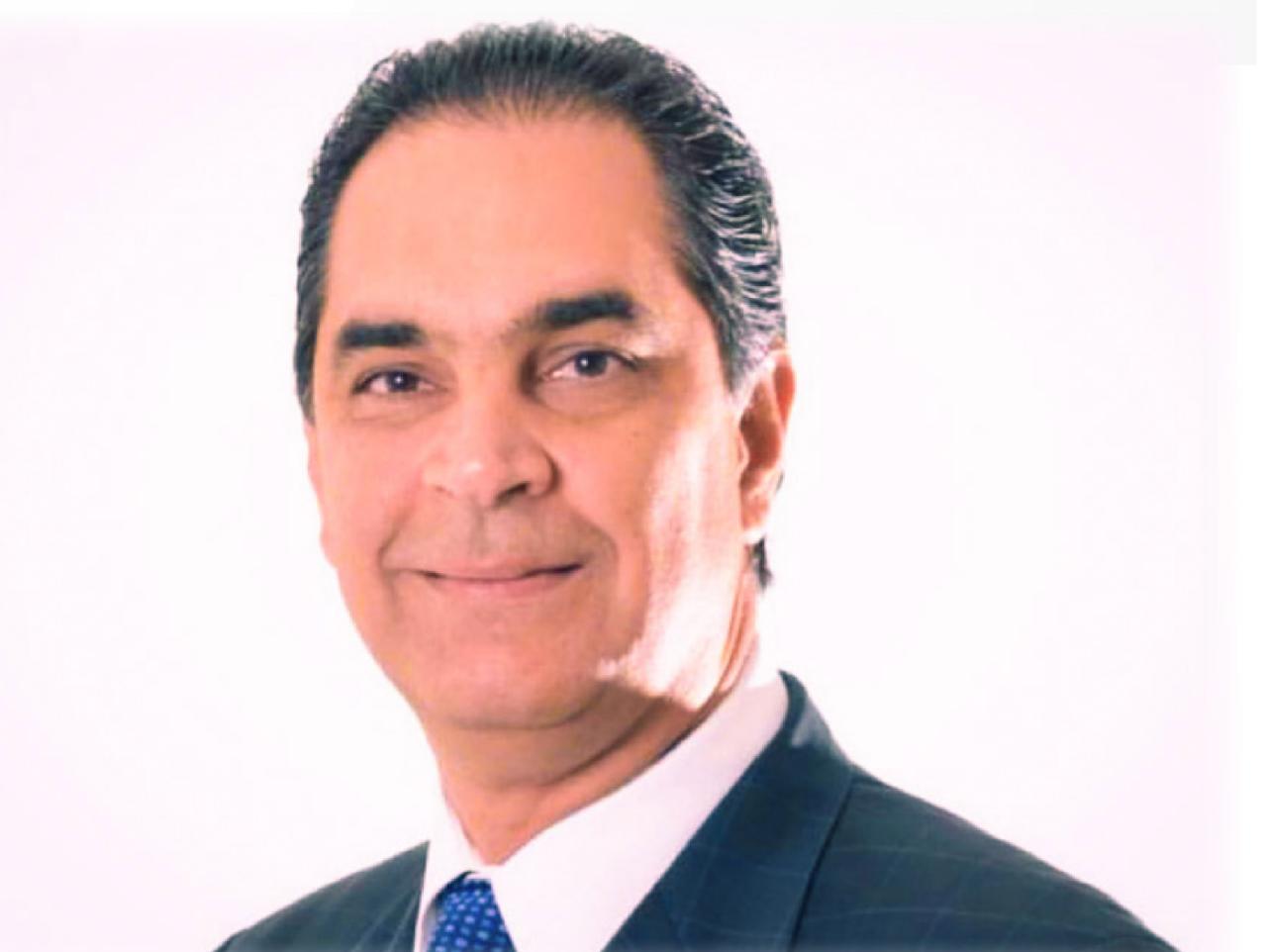 Doctor Santiago Hazim es designado director ejecutivo de SeNaSa
