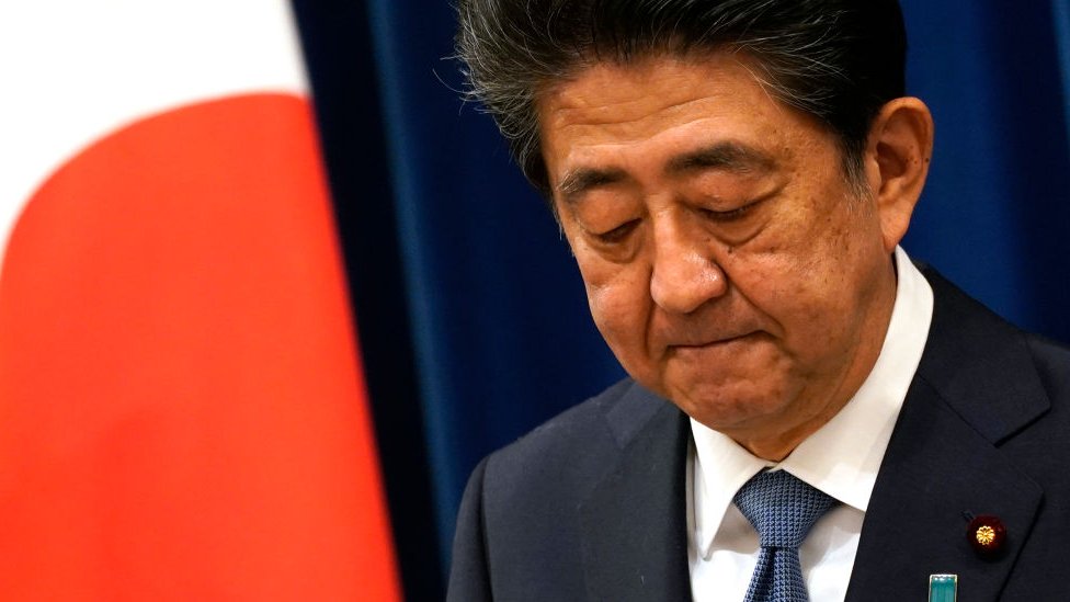 Shinzo Abe, el primer ministro de Japón, renuncia al cargo