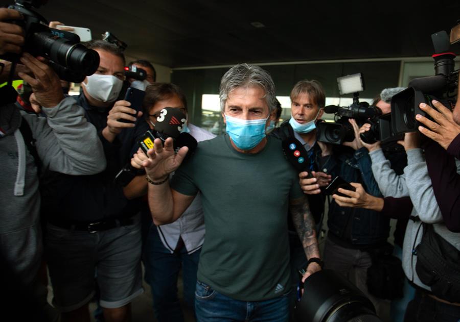 Messi necesita ser representado por un agente profesional