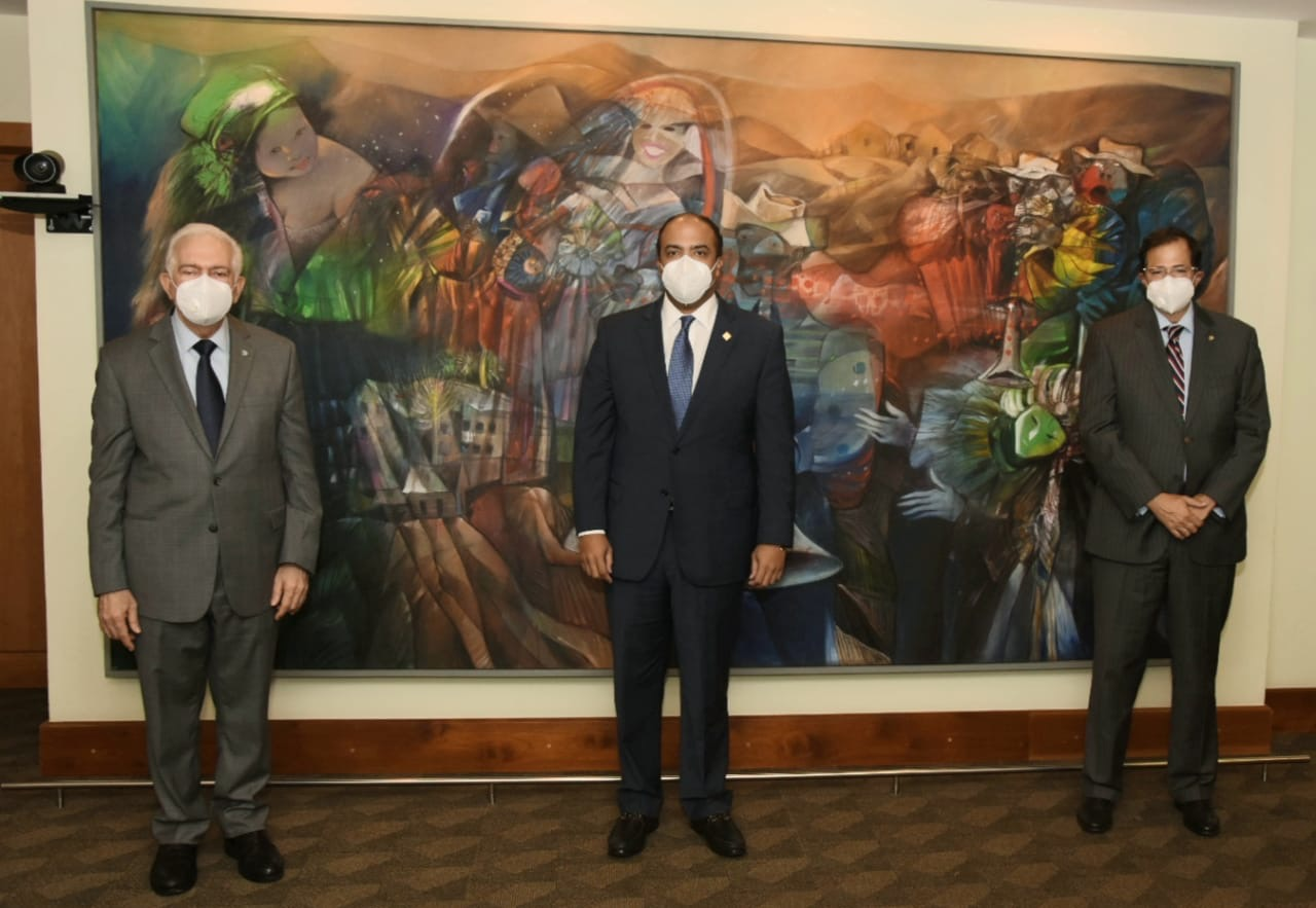 Administrador General de Banreservas visita ejecutivos del Banco BHD León
