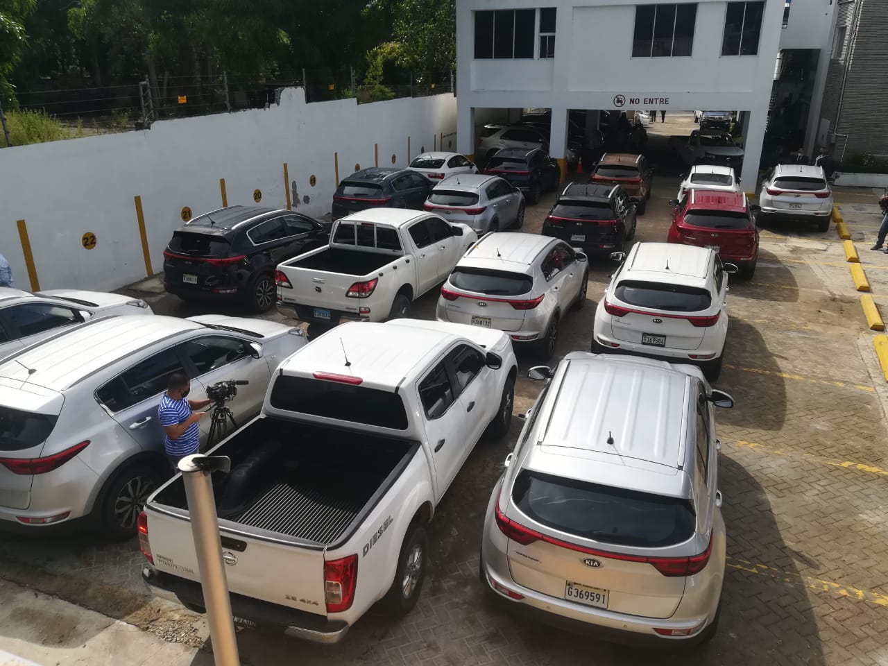 Administrador Edenorte devuelve vehículos que empresa estatal pagaba a particulares