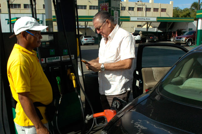 Obras Públicas suspende asignación de combustible a funcionarios
